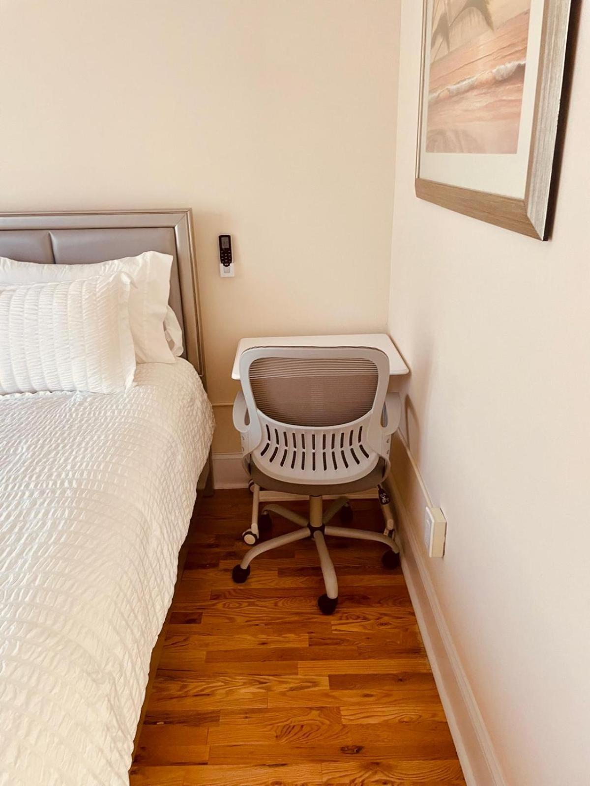 Ooohlala! 2 Beds And 2 Full Baths W/Free Parking Lejlighed Newark Eksteriør billede