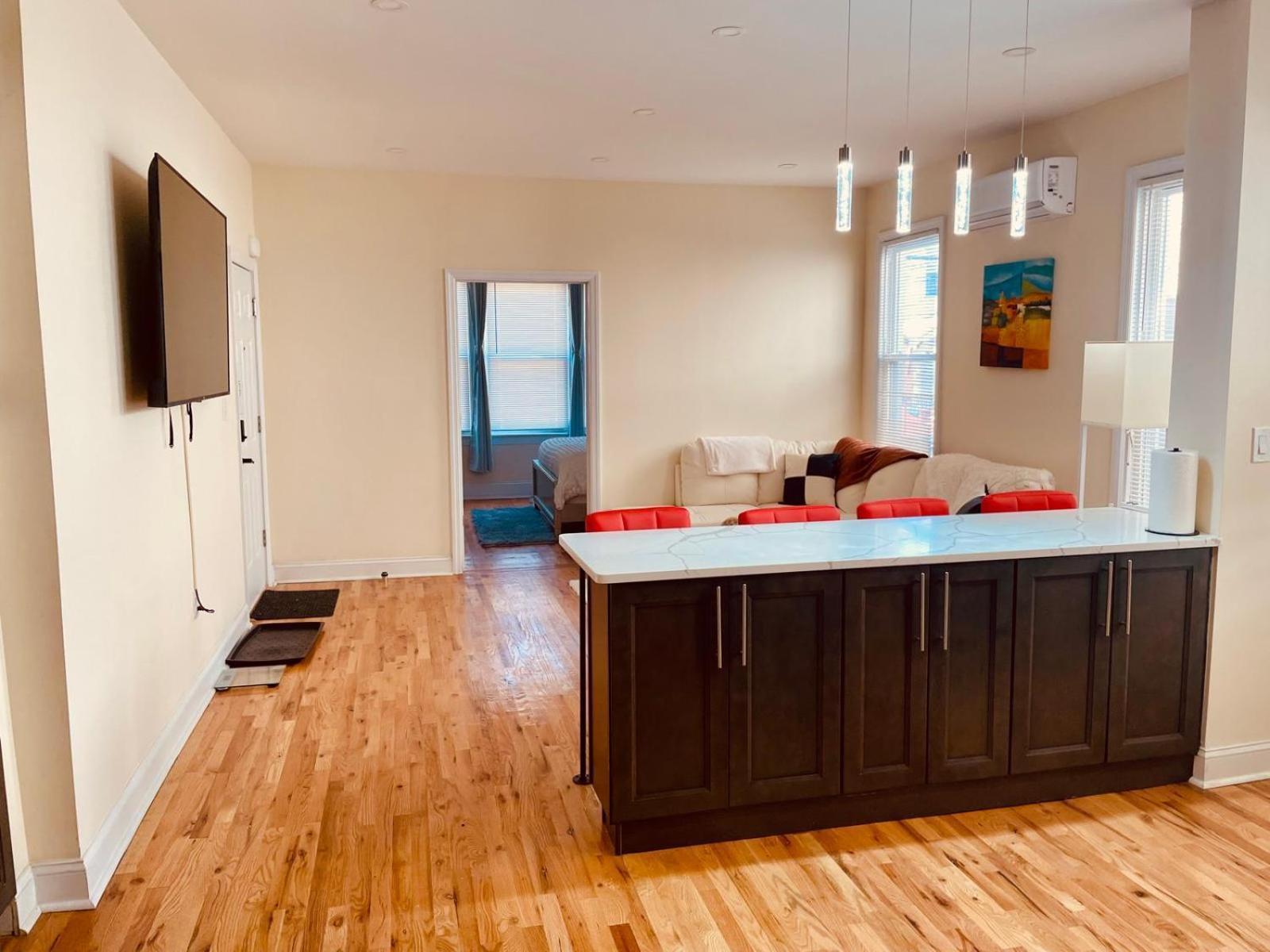 Ooohlala! 2 Beds And 2 Full Baths W/Free Parking Lejlighed Newark Eksteriør billede