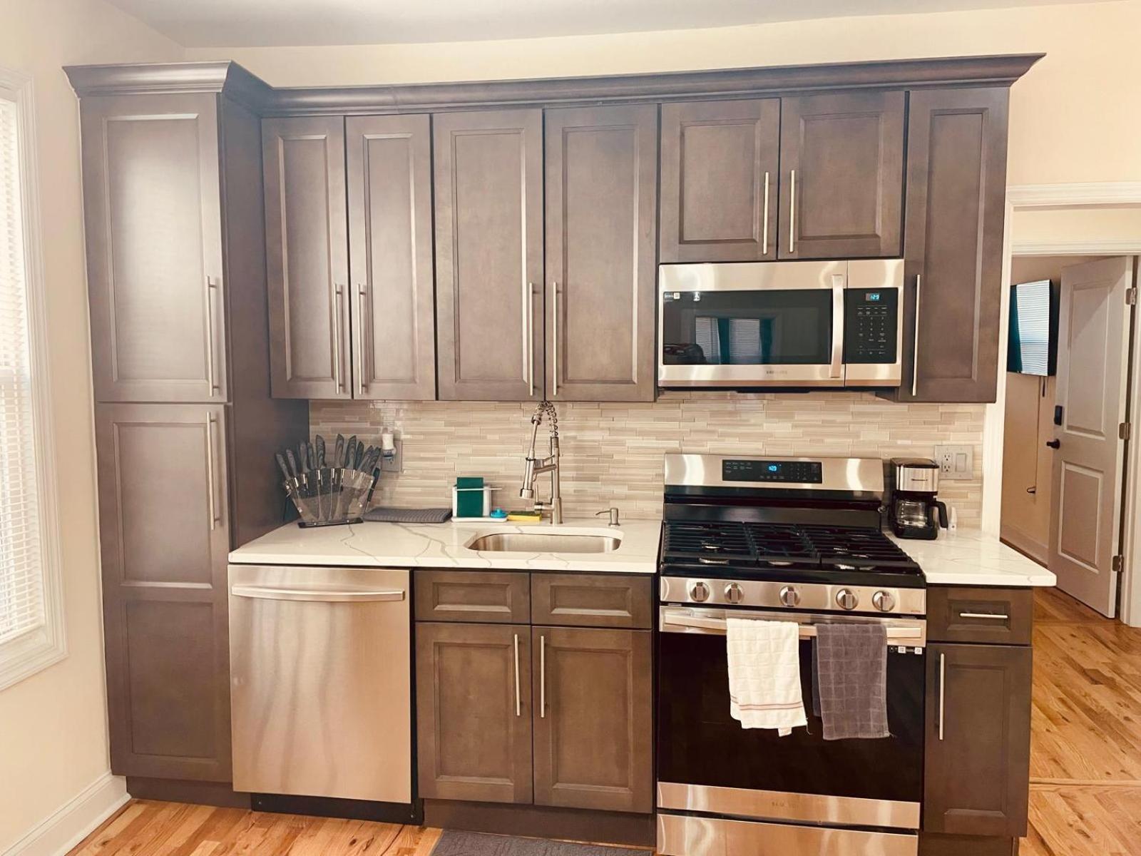Ooohlala! 2 Beds And 2 Full Baths W/Free Parking Lejlighed Newark Eksteriør billede
