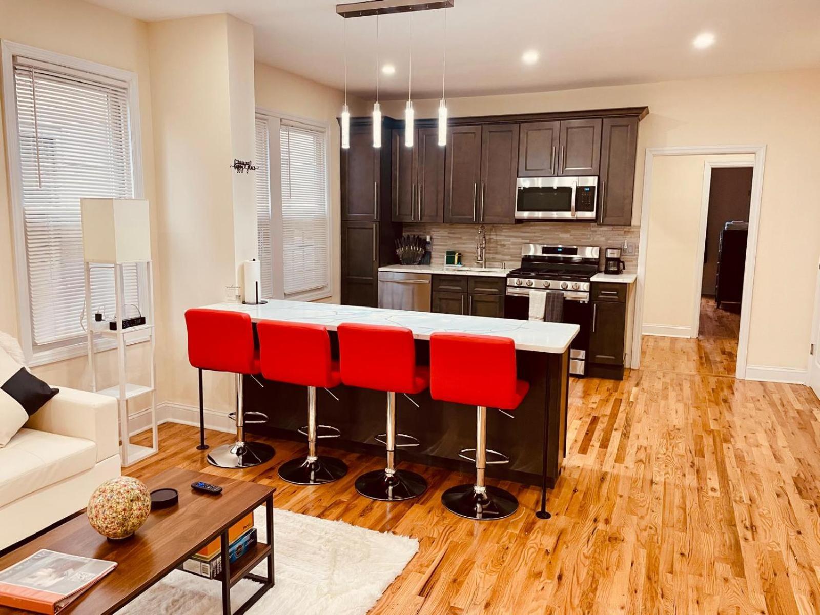Ooohlala! 2 Beds And 2 Full Baths W/Free Parking Lejlighed Newark Eksteriør billede