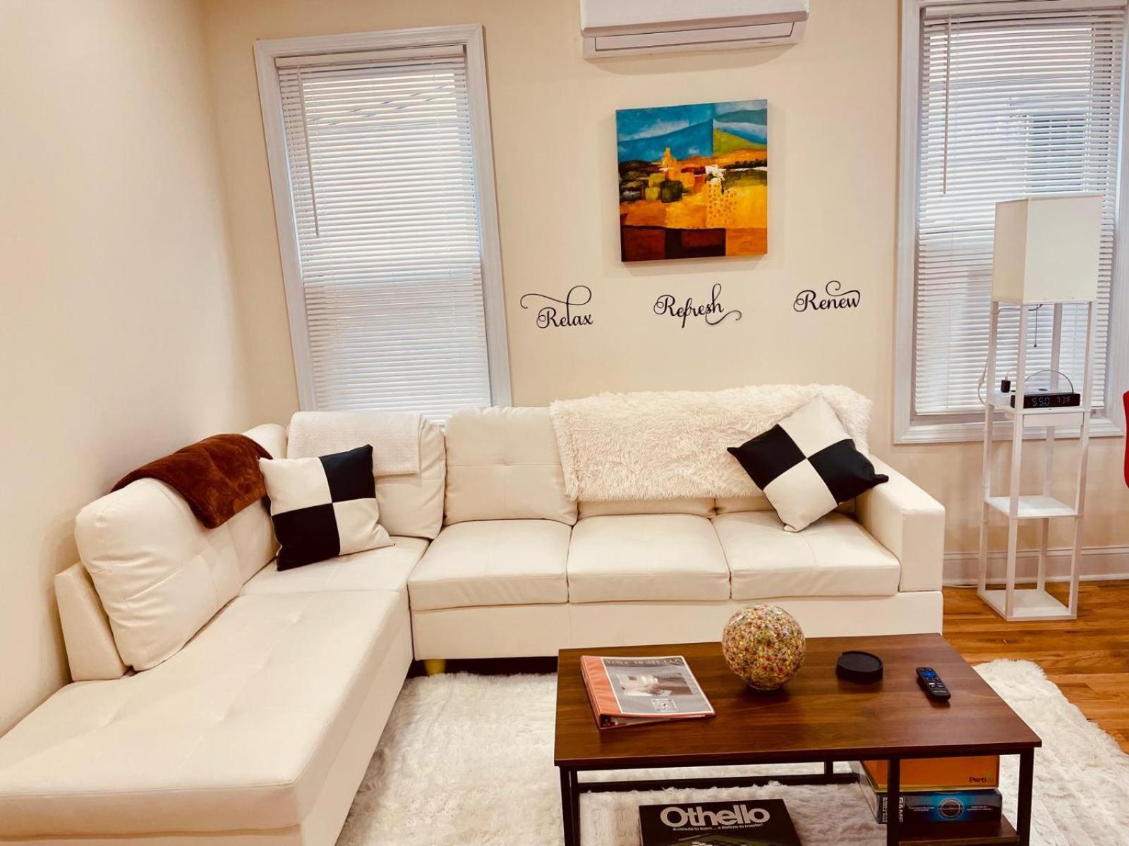 Ooohlala! 2 Beds And 2 Full Baths W/Free Parking Lejlighed Newark Eksteriør billede