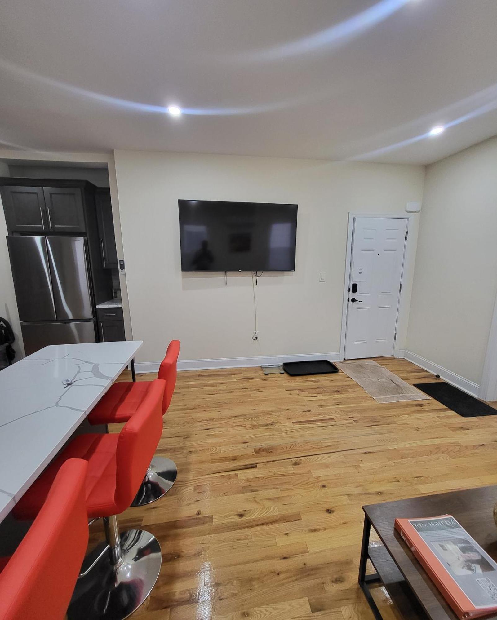 Ooohlala! 2 Beds And 2 Full Baths W/Free Parking Lejlighed Newark Eksteriør billede
