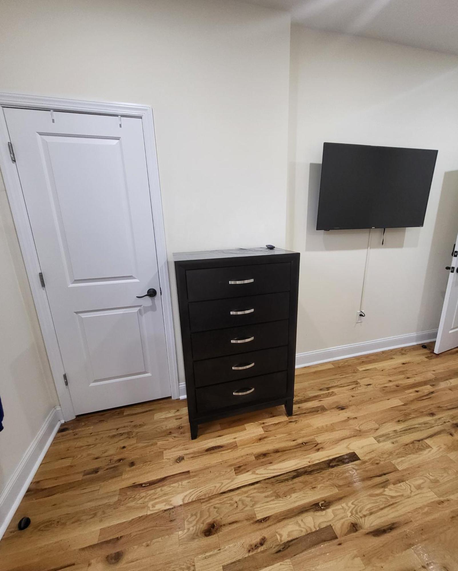 Ooohlala! 2 Beds And 2 Full Baths W/Free Parking Lejlighed Newark Eksteriør billede