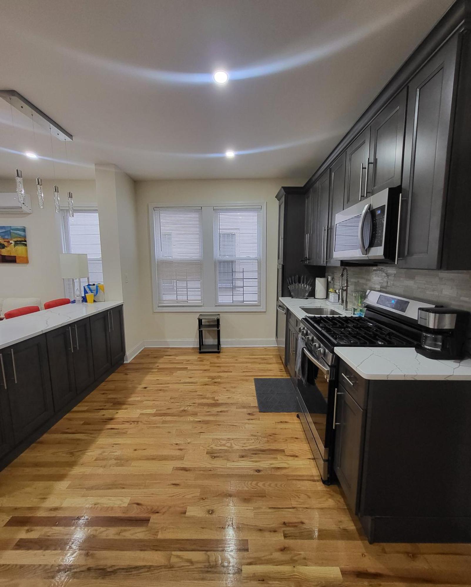 Ooohlala! 2 Beds And 2 Full Baths W/Free Parking Lejlighed Newark Eksteriør billede