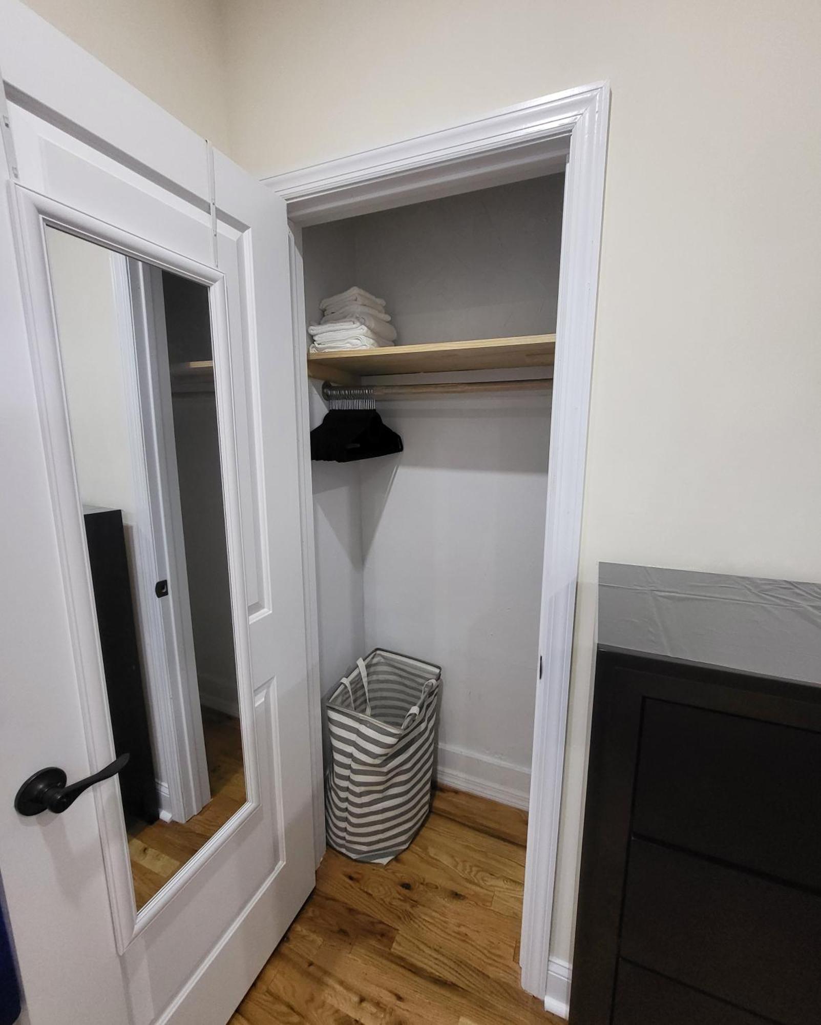 Ooohlala! 2 Beds And 2 Full Baths W/Free Parking Lejlighed Newark Eksteriør billede
