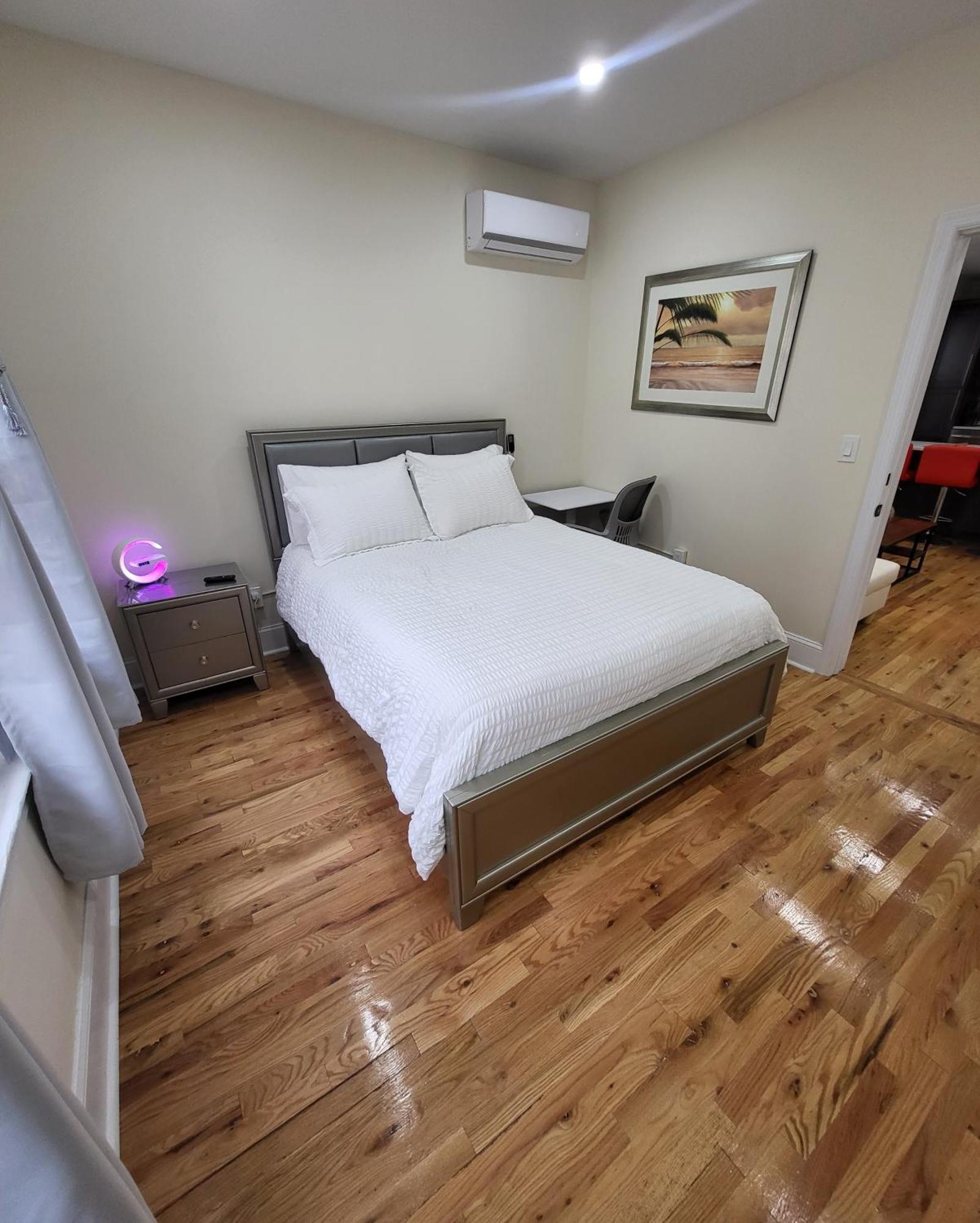 Ooohlala! 2 Beds And 2 Full Baths W/Free Parking Lejlighed Newark Eksteriør billede