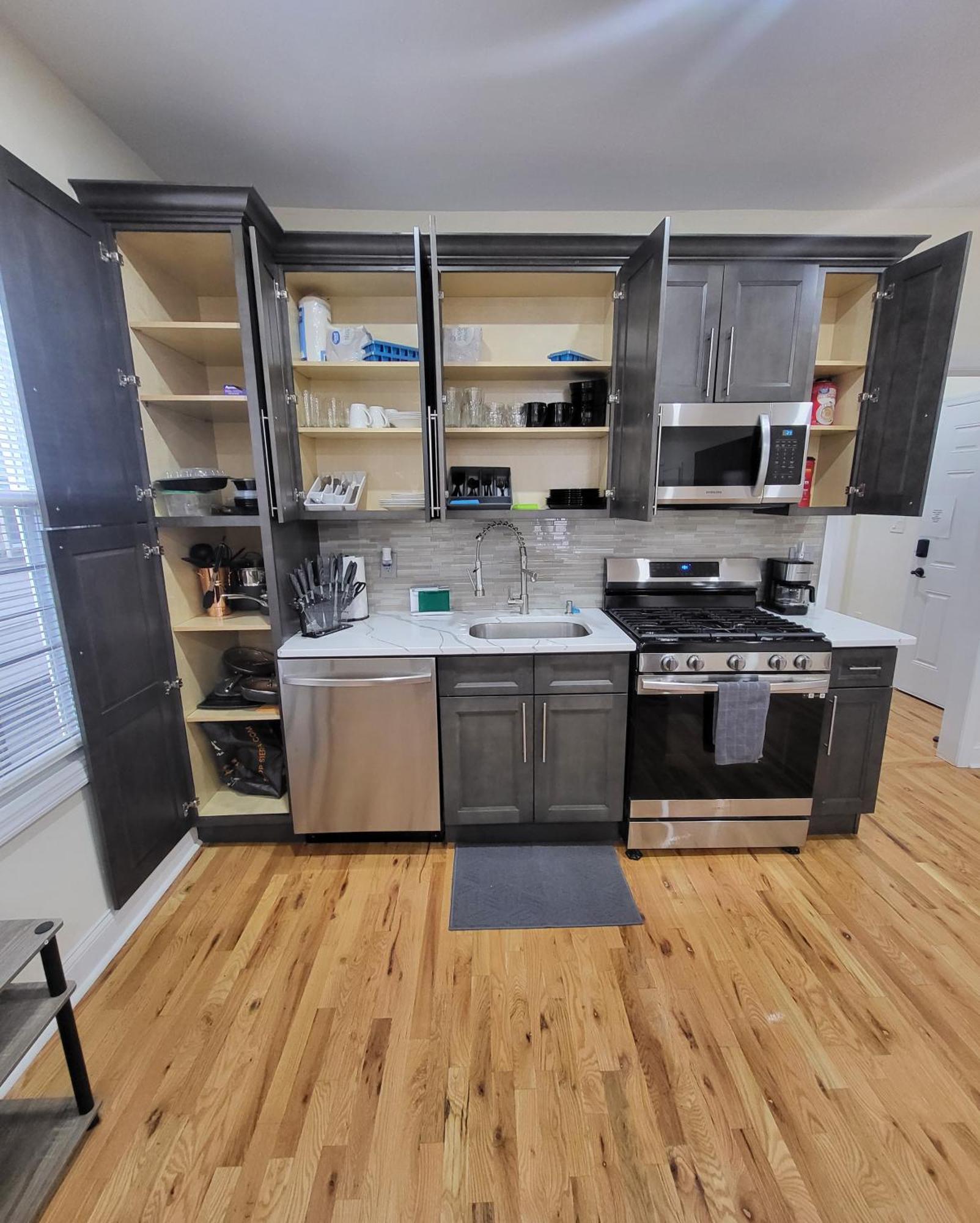 Ooohlala! 2 Beds And 2 Full Baths W/Free Parking Lejlighed Newark Eksteriør billede