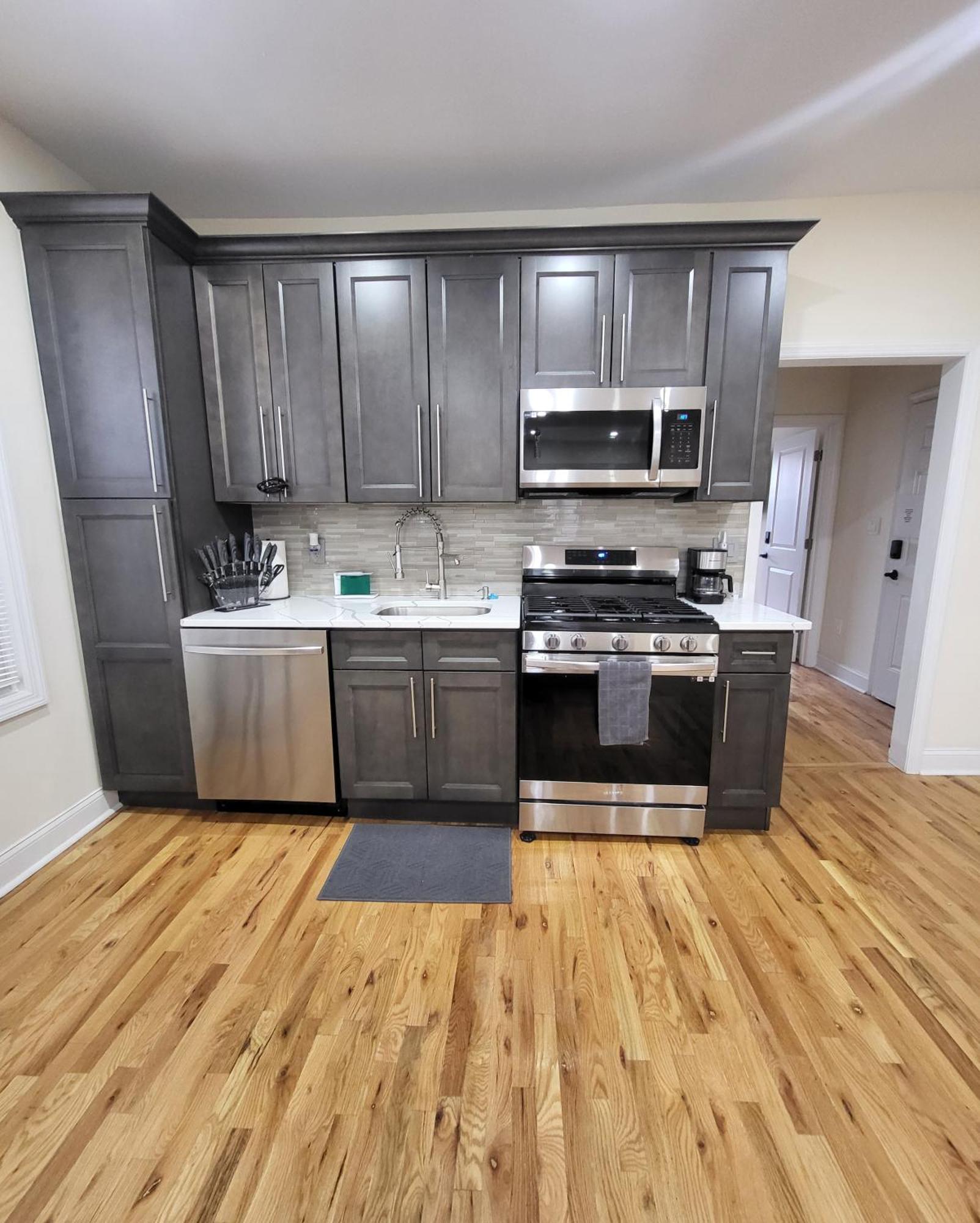 Ooohlala! 2 Beds And 2 Full Baths W/Free Parking Lejlighed Newark Eksteriør billede